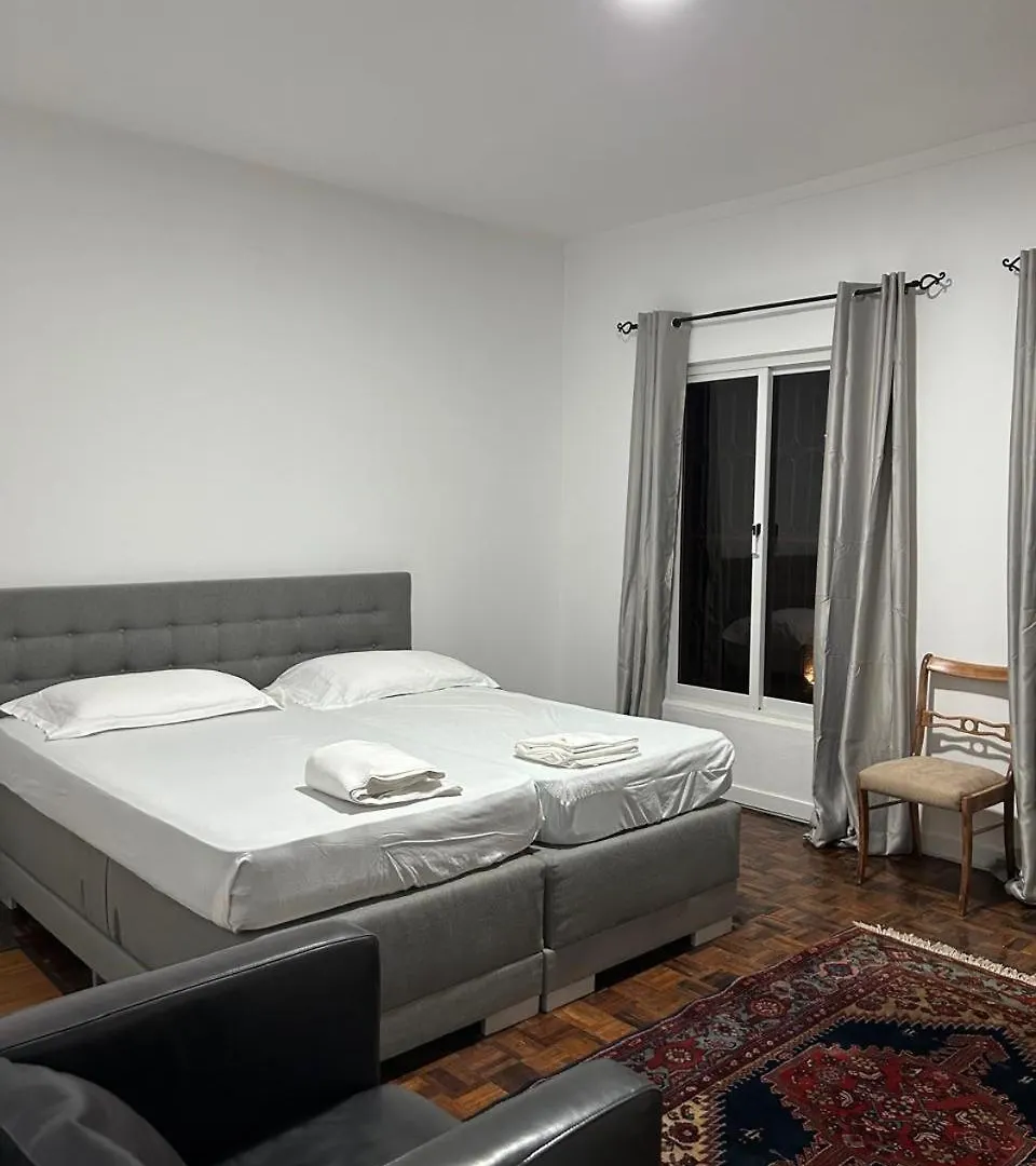 Casa Estrela - Sea & Art Guesthouse Praia