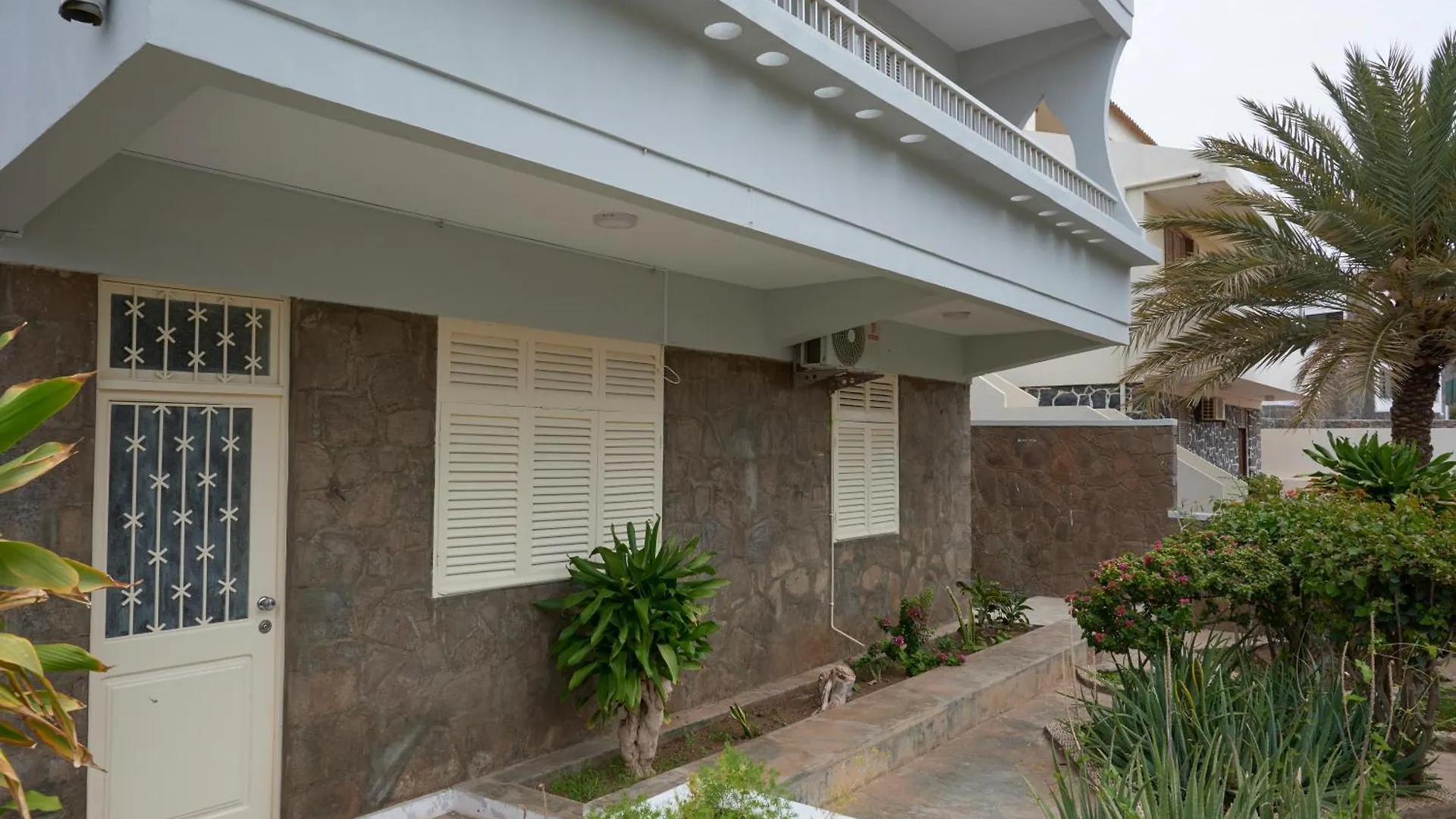 Casa Estrela - Sea & Art Guesthouse Praia