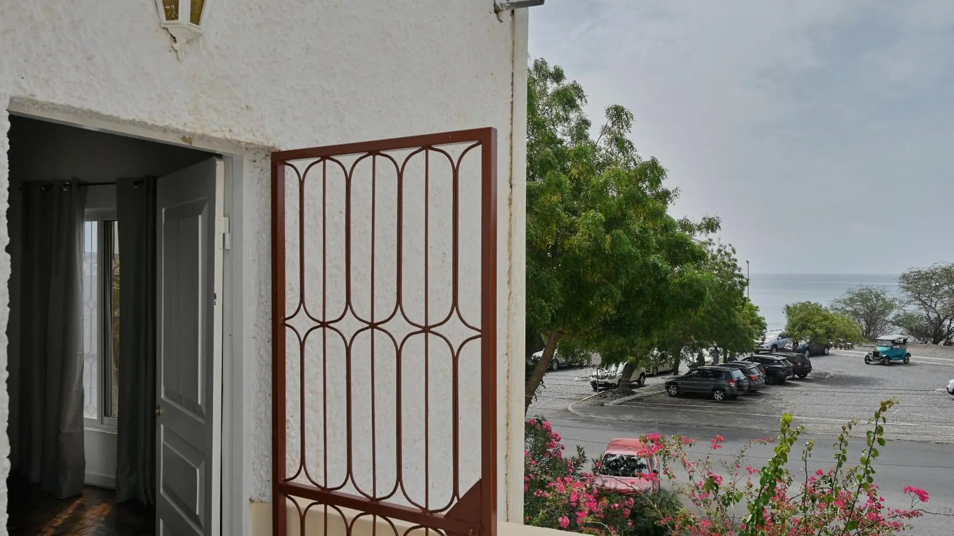Bed & Breakfast Casa Estrela - Sea & Art Guesthouse Praia